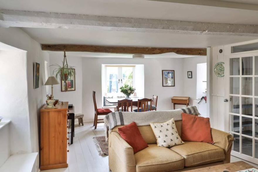 Charming Mt. Pleasant Cottage, Historic Painswick