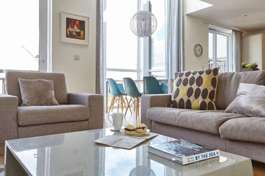 EPPHAVEN, pet friendly, with open fire in Polzeath