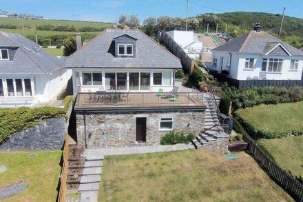 PENDAVELI, family friendly, country holiday cottage in Polzeath