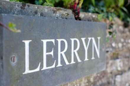 LERRYN, pet friendly, with a garden in Rock