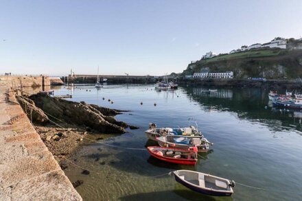 THE CROWS NEST, romantic, luxury holiday cottage in Mevagissey