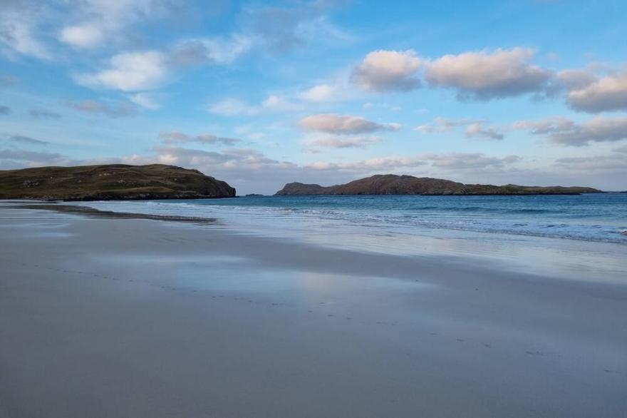 STRUTHAN, pet friendly, character holiday cottage in Isle Of Lewis