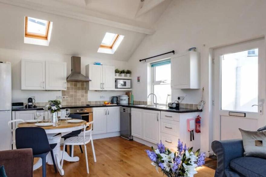 THE FOLLY, pet friendly, with a garden in Port Isaac