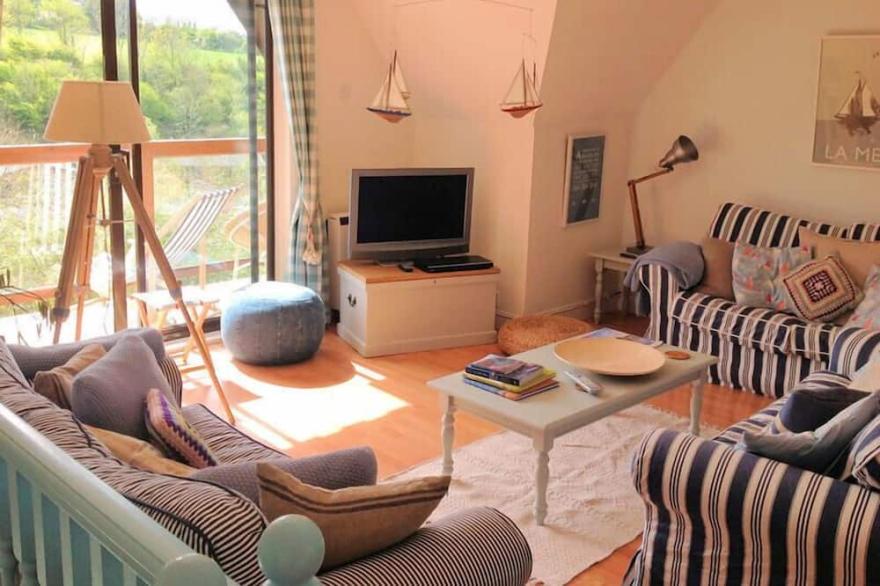 ROCKLINGS, pet friendly, with a garden in Rock