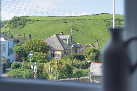 PENDRAGON HOUSE, pet friendly, with open fire in Port Isaac