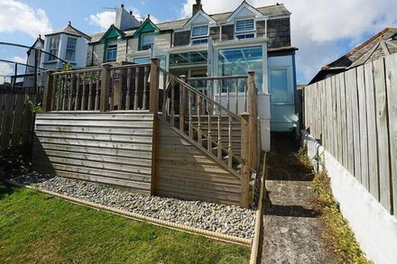 MERLIN'S VIEW, family friendly, with open fire in Port Isaac