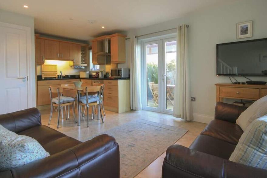 WHITE HORSES, pet friendly, with a garden in Port Isaac
