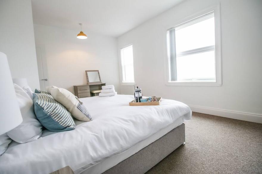 Lake View Apartment 1