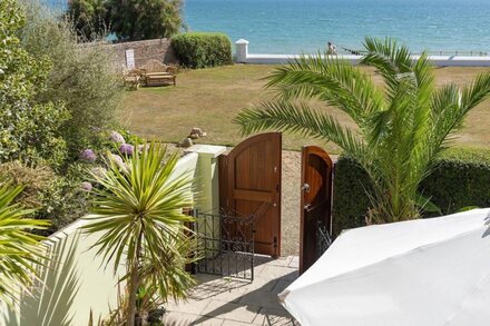 Sea House , Bognor Regis - sleeps 12 guests  in 5 bedrooms