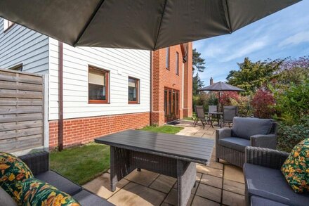 TroyTwo. - Three Bedroom House, Sleeps 6