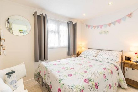 The Happy Hedgehog (2 bedrooms sleeps up to 3) is just 600 yards from the beach!