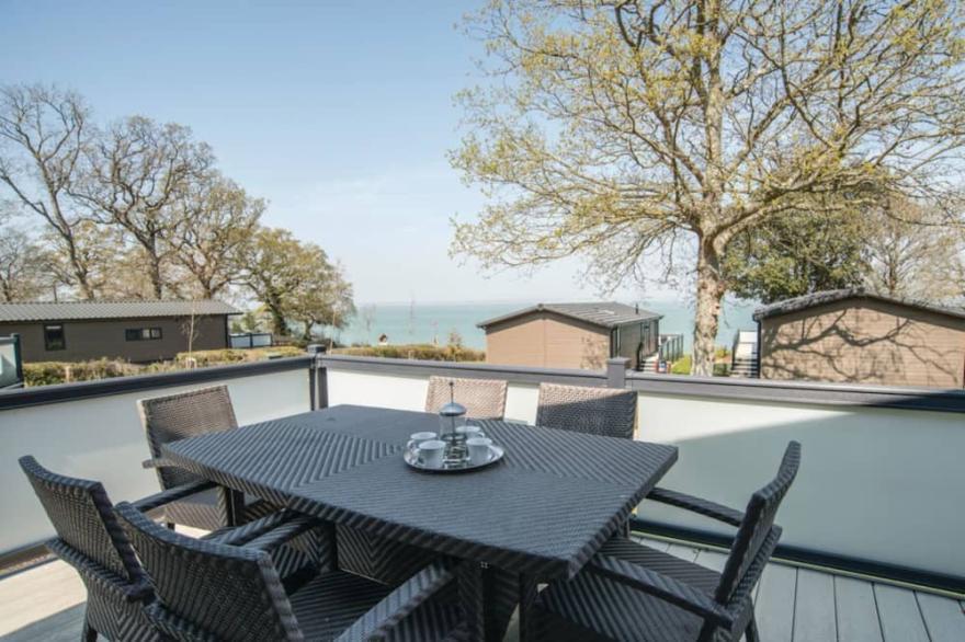 3 Bedroom Accommodation In Wootton, Nr Cowes