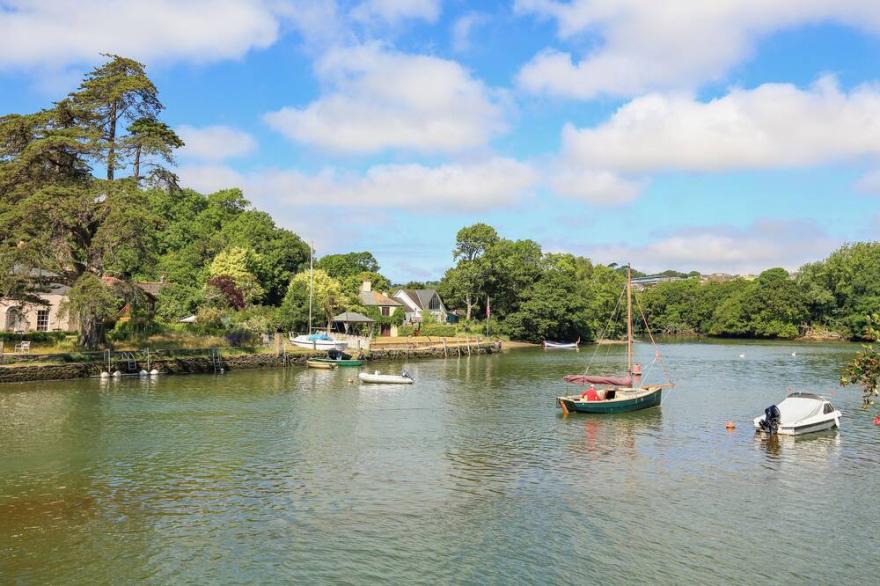 1 CRABSHELL QUAY, family friendly, with a garden in Kingsbridge