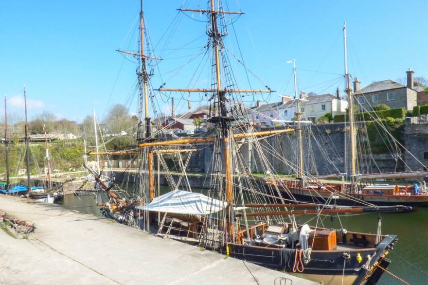 OH BUOY!, family friendly, character holiday cottage in Charlestown