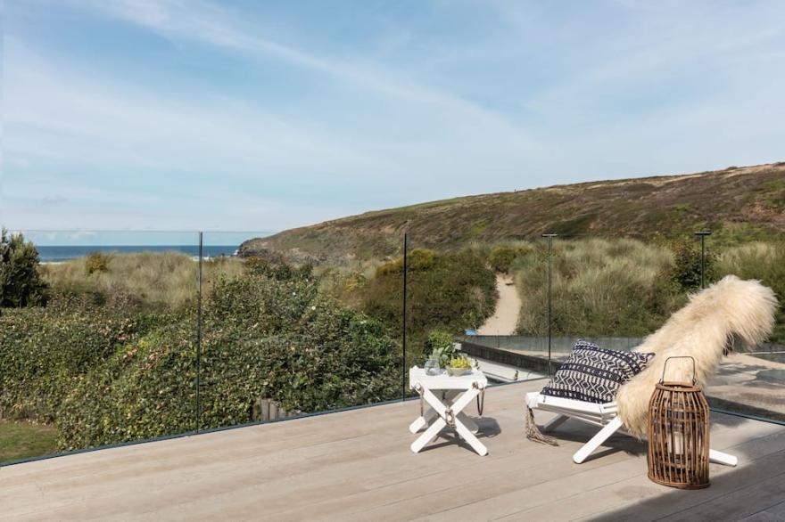 Beach Cottage - Porthcothan -  A Cottage That Sleeps  7-11 Guests  In 6 Bedrooms