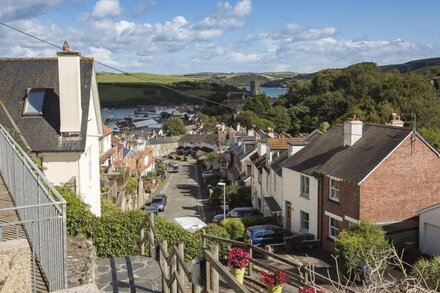 PROSPECTS, pet friendly, with a garden in Salcombe