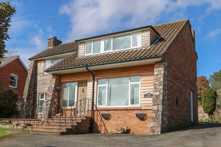 CASALMARE, family friendly, character holiday cottage in Exmouth