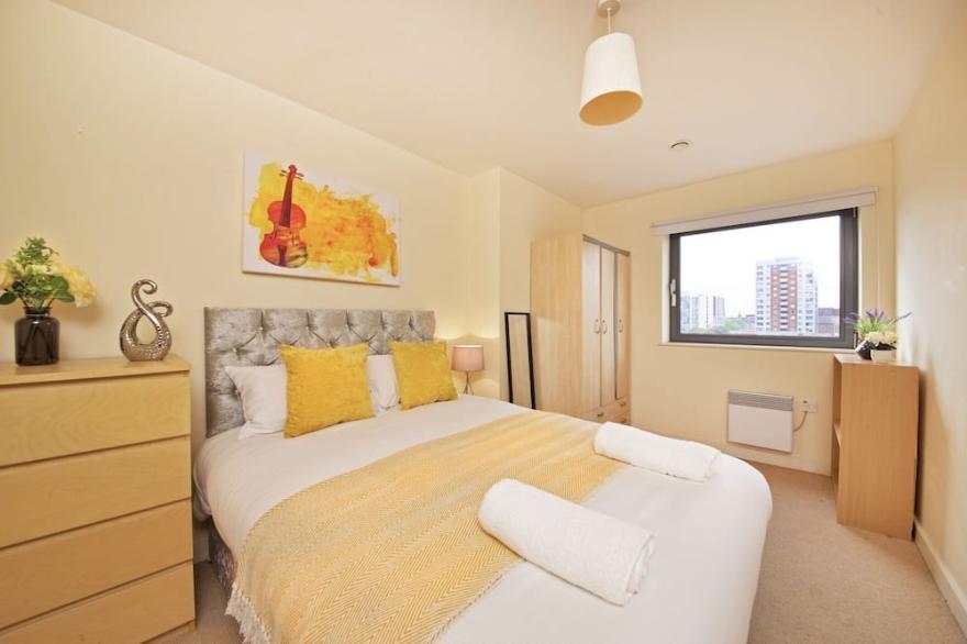 Lovely Flat In The City Centre Sleeps 8