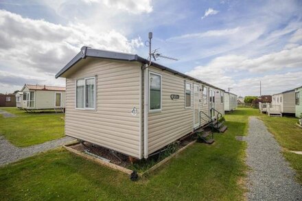 Beautiful caravan in Mablethorpe in Skegness ref 56033L