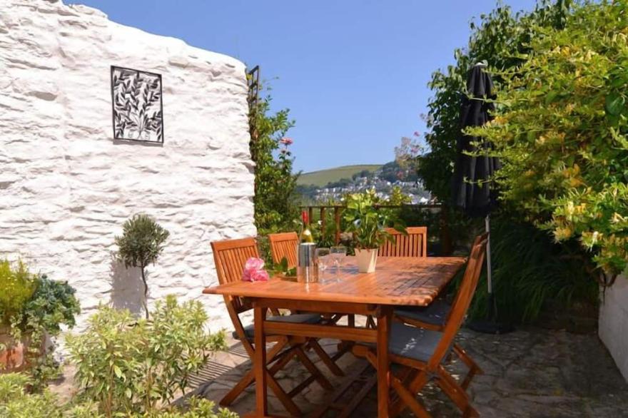 ONEDIN HOUSE, family friendly, country holiday cottage in Dartmouth