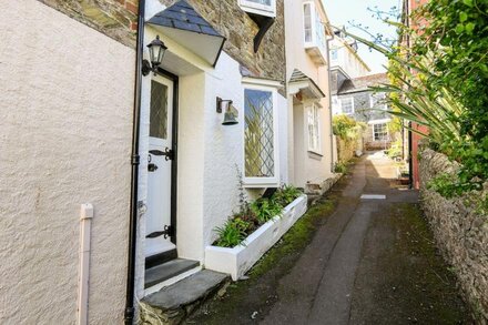 AUNE COTTAGE, family friendly, with a garden in Salcombe