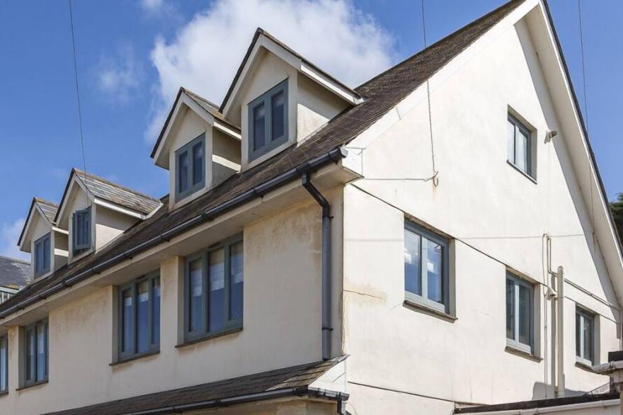 4 ARMADA HOUSE, pet friendly, country holiday cottage in Hope Cove