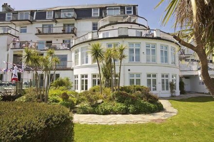 4 THE SALCOMBE, family friendly, with pool in Salcombe