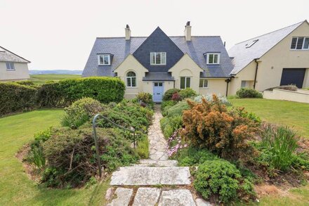 LINKS COTTAGE, family friendly, with open fire in Thurlestone