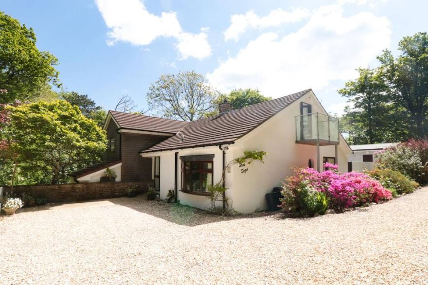 TREETOPS, pet friendly, country holiday cottage in Salcombe