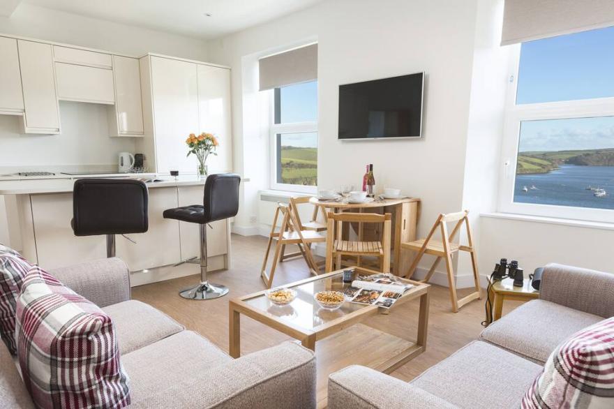 MAIN TOP APARTMENT, family friendly in Salcombe