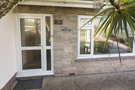 BANKSIDE, pet friendly, country holiday cottage in Hope Cove