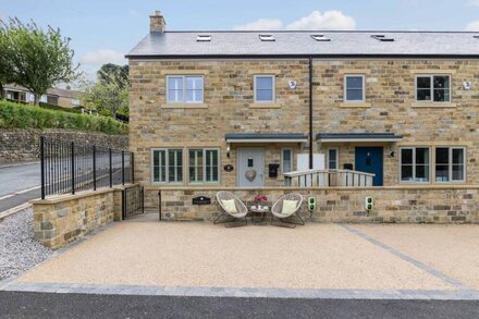 2 Bedrooms, 1 bathroom - Nidderdale, Wharfedale and Bathroom