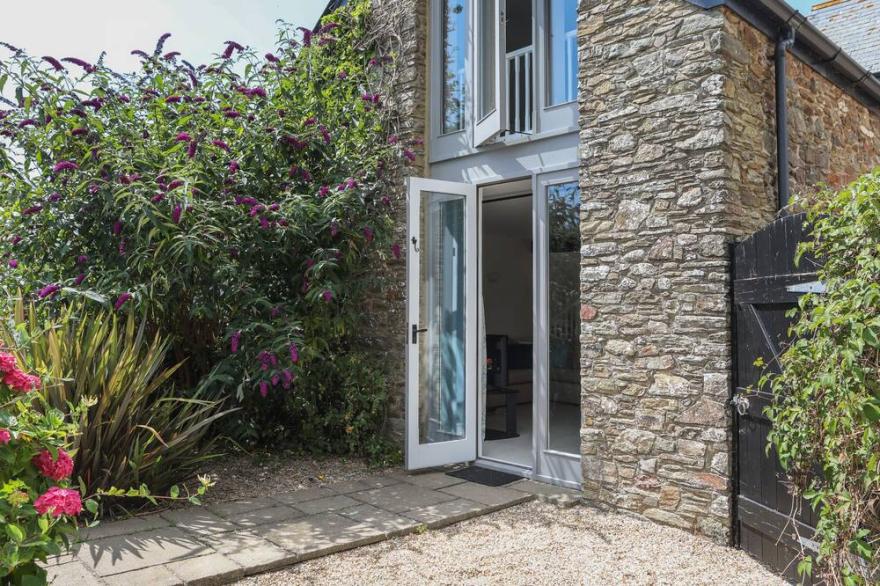 STABLE END COTTAGE, family friendly, with a garden in Malborough