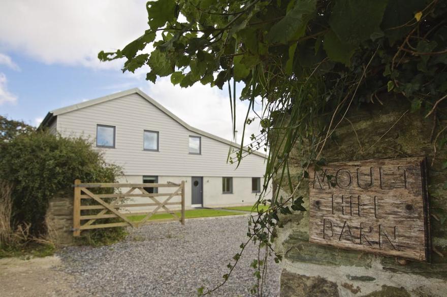 MOULT HILL BARN, Family Friendly, Country Holiday Cottage In Salcombe