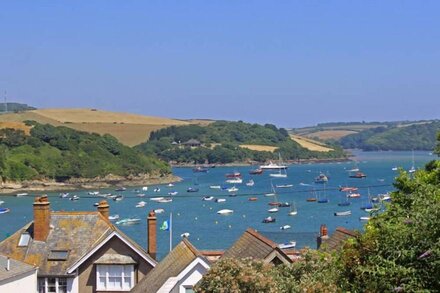 11 ROBINSONS ROW, family friendly, with a garden in Salcombe