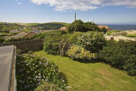 THE LOOK OUT, family friendly, with a garden in Hope Cove