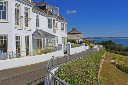 5 PROSPECT HOUSE, family friendly, with pool in Hallsands