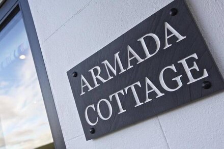 ARMADA COTTAGE, family friendly, with open fire in Dartmouth