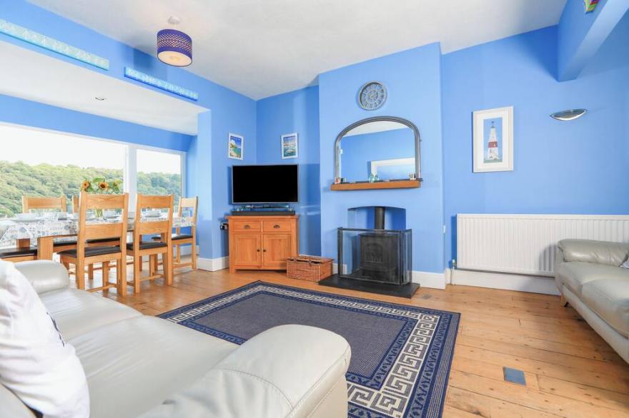 MIDDLE WATCH, family friendly, with a garden in Dartmouth
