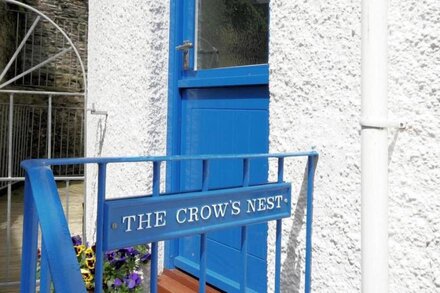 THE CROWS NEST, family friendly, country holiday cottage in Salcombe