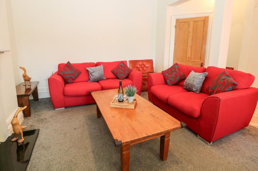 ARLINGTON HOUSE, Family Friendly, Luxury Holiday Cottage In Matlock