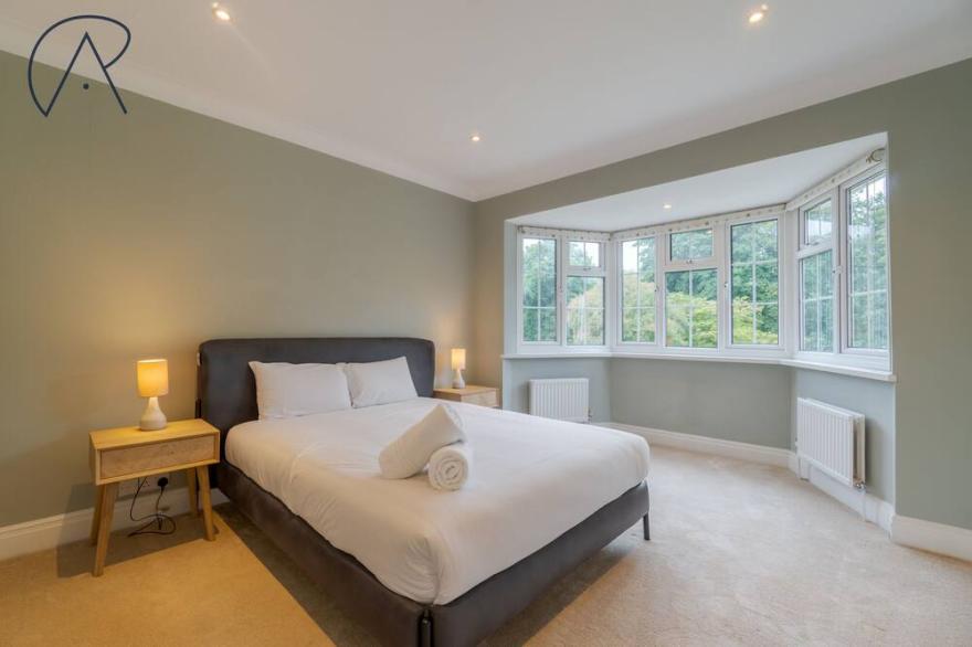 4Bed in Prestigious Road in SW15