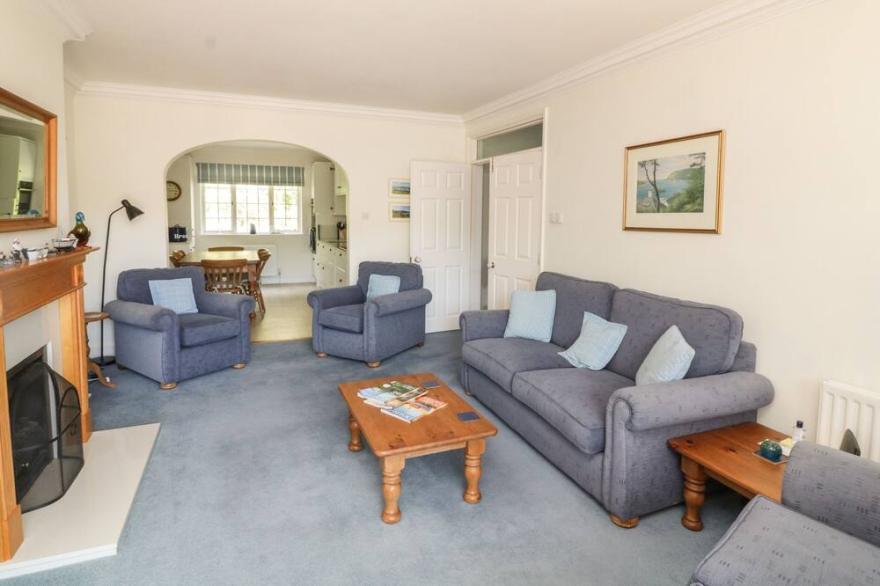 VALLEY VIEW, 9 ST ELMO COURT, family friendly, with pool in Salcombe