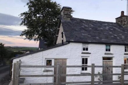 Beautiful detached Welsh country cottage