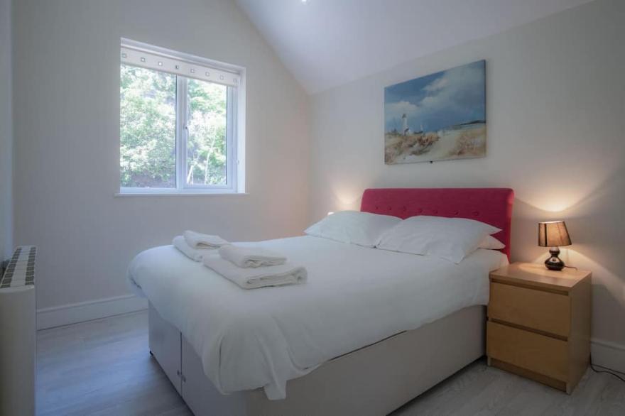 Campbell - 2 Bedroom Apartment - Pendine