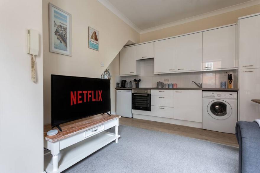 Apartment-Apartment-Ensuite with Bath-Promenade Apartment#