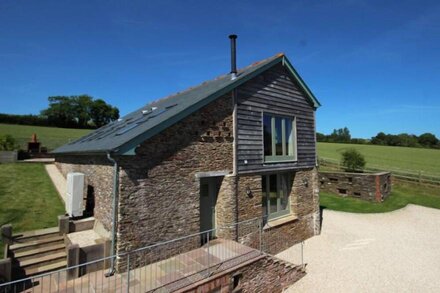 HIGHER HILL BARN, family friendly, luxury holiday cottage in Sherford