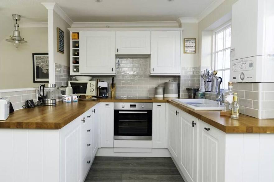 Stylish spacious 3 bedroom house in the heart of Salcombe