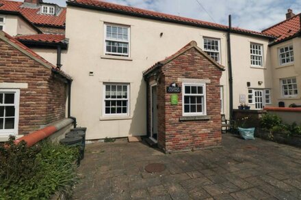 PEGASUS COTTAGE, family friendly, country holiday cottage in Whitby