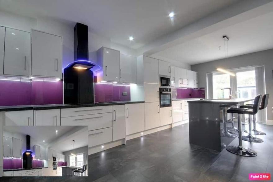 Luxurious 4 Bedroom Detached Family Home